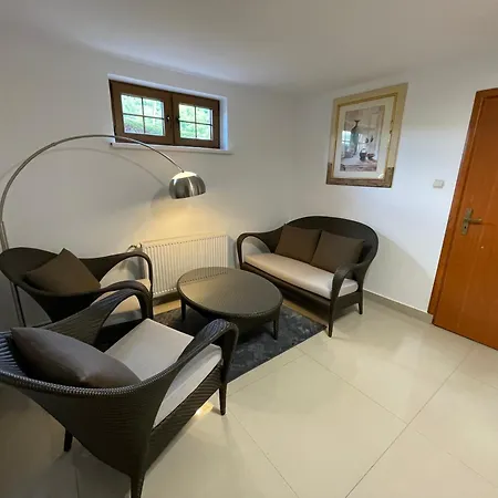 Villa Chce Tu Zostac *